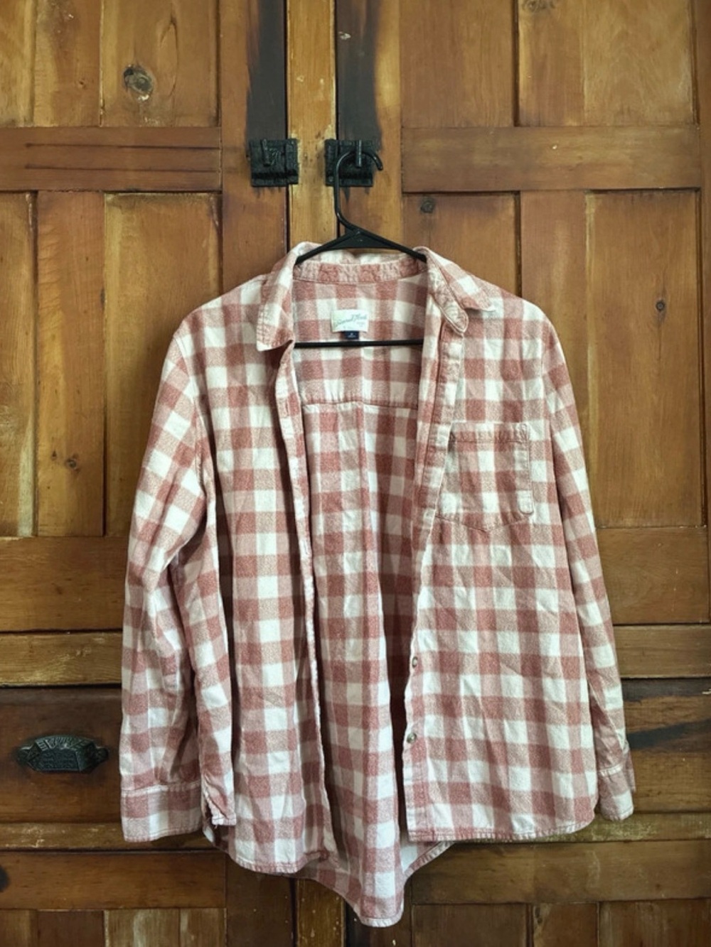 Universal Thread Men's Plaid Button-Down Shirt in Dusty Pink and White